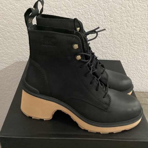 SOREL Hi-Line Waterproof Lace-Up Boot (Women) 9M - Picture 12 of 12